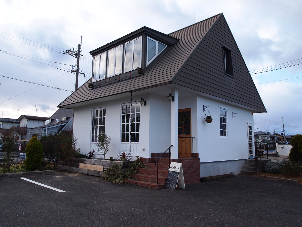 近江八幡市のカフェ&レストラン「merci」